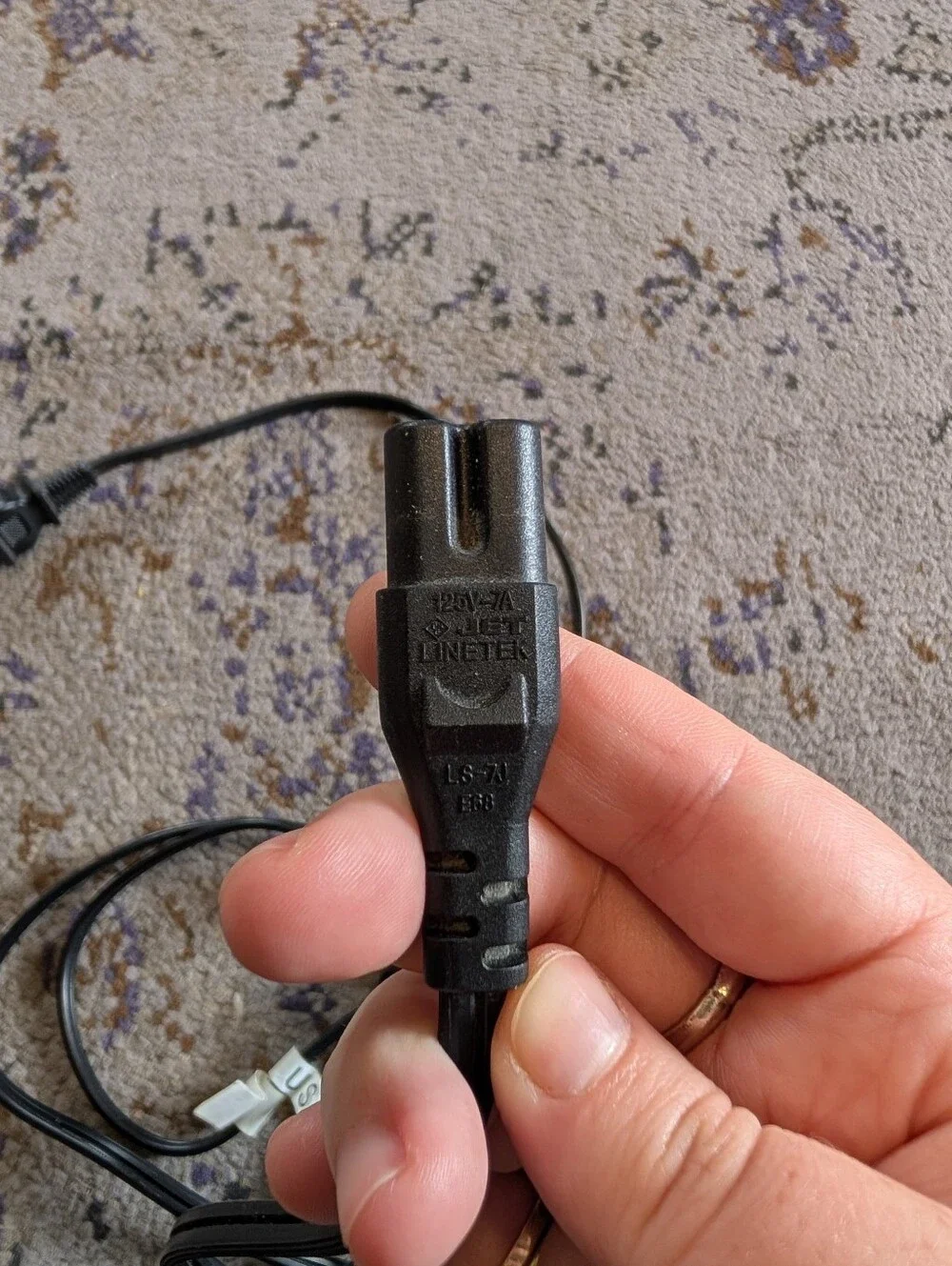 Genuine OEM Nikon Quick Battery Charger MH-23 8.4V .9A *BATTERIES NOT INCLUDED*